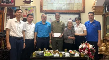 Công ty Điện lực Điện Biên tổ chức thăm hỏi, tri ân các gia đình chính sách nhân ngày 27/7