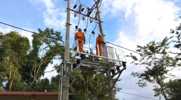 Điện lực Tủa Chùa (Công ty Điện lực Điện Biên) đóng điện 3 trạm biến áp phục vụ Nhân dân đón Tết Độc lập 2/9