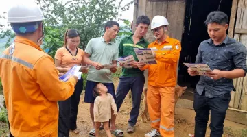 Khánh thành công trình “xóa bản trắng” về điện lưới quốc gia tại bản Phì Cao, xã Phình Giàng, huyện Điện Biên Đông