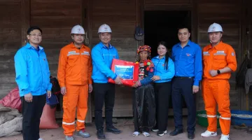 Tuổi trẻ EVNNPC thắp sáng dải biên cương Sín Thầu, Điện Biên