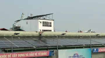 Để mỗi mái nhà là một "vạt nắng xanh" giữa nắng ngàn, khách hàng Điện Biên cùng hưởng ứng lắp đặt điện mặt trời tự sản xuất, tự tiêu thụ