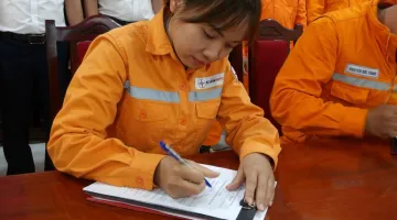 Đội QLĐLKV Mường Nhé phổ biến thỏa ước lao động tập thể năm 2025