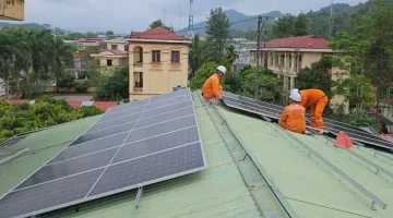 Điện lực Mường Nhé đẩy mạnh phát triển điện mặt trời mái nhà, giảm áp lực nguồn điện