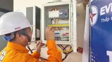 Phát triển điện mặt trời mái nhà tự sản xuất, tự tiêu thụ giải pháp sử dụng năng lượng xanh và bền vững