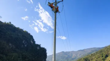 Công ty Điện lực Điện Biên hoàn thành đóng điện dự án  Xây dựng, cải tạo nâng cao năng lực vận hành lưới điện khu vực trung tâm  thị trấn huyện Tủa Chùa, tỉnh Điện Biên