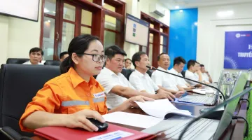Nữ nhân viên Công ty Điện lực Điện Biên đồng hành cùng đổi mới sáng tạo và chuyển đổi số