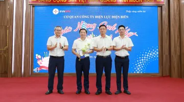 Công ty Điện lực Điện Biên chúc mừng sinh nhật cán bộ, nhân viên quý III/2026