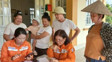 Điện lực Thanh An tích cực hỗ trợ khách hàng tiếp cận ứng dụng EVN CSKH và Tổng đài 1558
