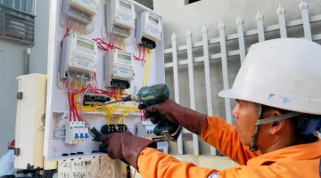 Điện lực Tủa Chùa nâng cấp hòm công tơ, đảm bảo an toàn vận hành