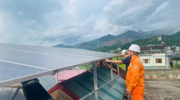 Điện lực Tuần Giáo đẩy mạnh tuyên truyền phát triển điện mặt trời mái nhà
