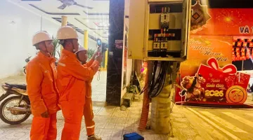 Đội QLĐLKV Tuần Giáo chủ động “thắp sáng” Chợ Tết Xuân Bính Ngọ 2026