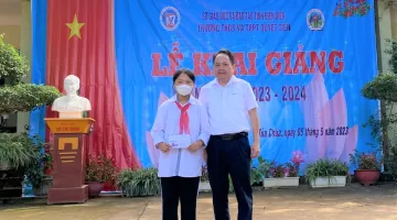Công ty Điện lực Điện Biên thắp sáng ước mơ cho học sinh vùng cao