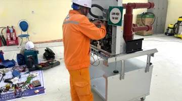 Xí nghiệp Lưới điện cao thế Điện Biên triển khai thí nghiệm định kỳ, CBM năm 2026