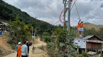 Dòng điện "vượt núi" thắp sáng giấc mơ Na Chén