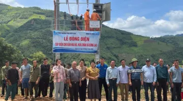 Dấu ấn chương trình đưa điện về nông thôn – Bà con vui vì bản đã có điện