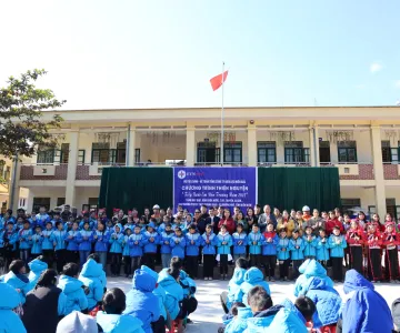 GỬI NẮNG LÊN NON HÀNH TRÌNH “TIẾP BƯỚC EM ĐẾN TRƯỜNG NĂM 2025” MANG TẾT SỚM VỀ VỚI TRÒ NGHÈO NƠI CỰC TÂY TỔ QUỐC