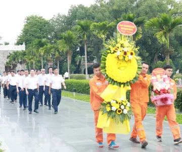Công ty Điện lực Điện Biên tưởng niệm các Anh hùng liệt sĩ nhân Ngày Thương binh - Liệt sĩ 27/7