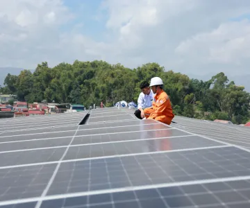 Công ty Điện lực Điện Biên) đồng hành cùng khách hàng phát triển điện mặt trời mái nhà tự sản, tự tiêu