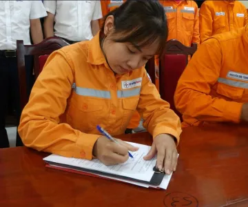 Đội QLĐLKV Mường Nhé phổ biến thỏa ước lao động tập thể năm 2025