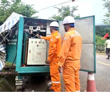 Điện lực Mường Nhé (Công ty Điện lực Điện Biên) đảm bảo cấp điện Lễ khánh thành Khu tưởng niệm Liệt sỹ Trần Văn Thọ