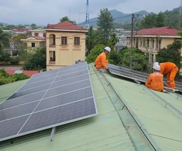 Điện lực Mường Nhé đẩy mạnh phát triển điện mặt trời mái nhà, giảm áp lực nguồn điện