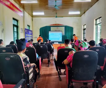 Điện lực Mường Nhé đẩy mạnh tuyên truyền bảo vệ hành lang an toàn lưới điện, phòng chống cháy nổ và tai nạn điện