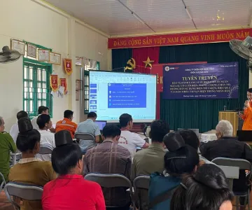 Điện lực Na Son (CTĐL Điện Biên) tuyên truyền bảo vệ hành lang an toàn lưới điện tại xã Mường Luân