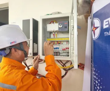 Phát triển điện mặt trời mái nhà tự sản xuất, tự tiêu thụ giải pháp sử dụng năng lượng xanh và bền vững