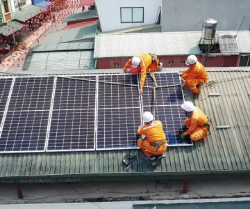 CBCNV Đội QLĐLKV Na Sang tiên phong lắp đặt điện mặt trời mái nhà lan tỏa thông điệp xanh