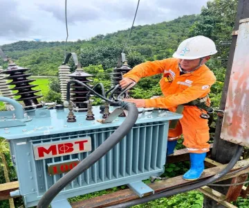 CTĐL Điện Biên triển khai đồng bộ các giải pháp đảm bảo cung ứng điện mùa nắng nóng