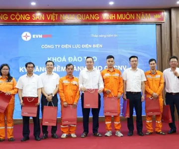 Công ty Điện lực Điện Biên trang bị "kỹ năng mềm" cho 140 cán bộ công nhân viên, sẵn sàng cho kỷ nguyên số