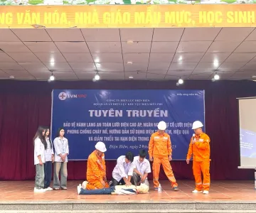 Đội QLĐLKV Điện Biên Phủ tăng cường tuyên truyền bảo vệ hành lang lưới điện và sử dụng điện an toàn, tiết kiệm tại trường học 2025