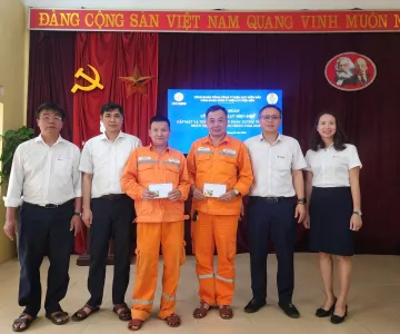 Công đoàn Công ty Điện lực Điện Biên thăm hỏi, động viên Người lao động Phân xưởng Phát điện ứng trực mùa nắng nóng
