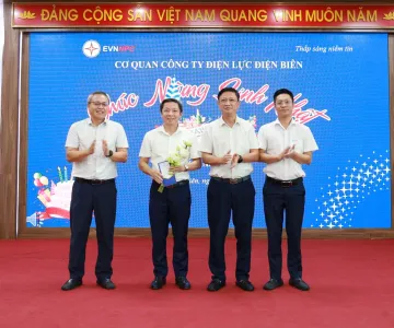 Công ty Điện lực Điện Biên chúc mừng sinh nhật cán bộ, nhân viên quý III/2026