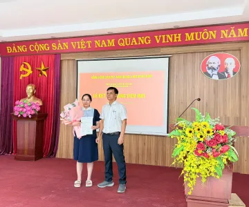 Điện lực Thanh An (CTĐL Điện Biên) kết nạp hai đảng viên mới