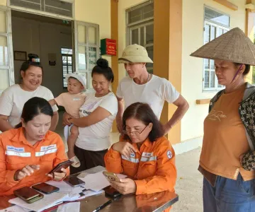 Điện lực Thanh An tích cực hỗ trợ khách hàng tiếp cận ứng dụng EVN CSKH và Tổng đài 1558
