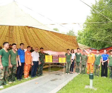 Công ty Điện lực Điện Biên đồng hành cùng các lực lượng thực hiện Chiến dịch 500 ngày đêm tại Nghĩa trang Liệt sĩ Quốc gia A1