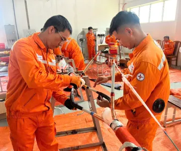 Nâng cao chất lượng nguồn nhân lực qua lớp đào tạo thi công và quản lý vận hành đầu cáp trung áp