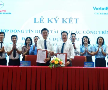 Lễ ký hợp đồng tín dụng tài trợ vốn cho các công trình đầu tư xây dựng điện năm 2026 tại Điện Biên
