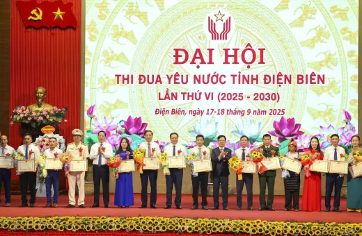 Công ty Điện lực Điện Biên được tặng Bằng khen vì thành tích xuất sắc trong phong trào thi đua yêu nước