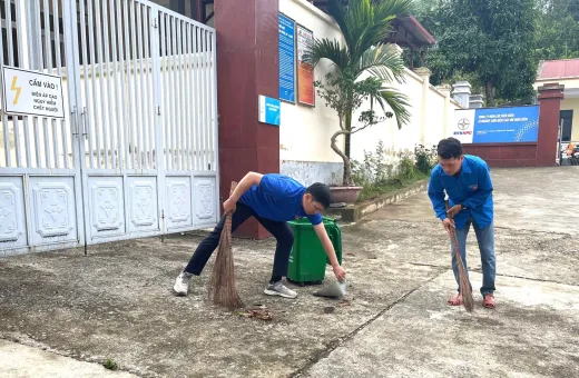 Hưởng ứng kỷ niệm 30/4 và 7/5, Công đoàn và Đoàn Thanh niên Công ty Điện lực Điện Biên chung tay xây dựng môi trường xanh - sạch - đẹp