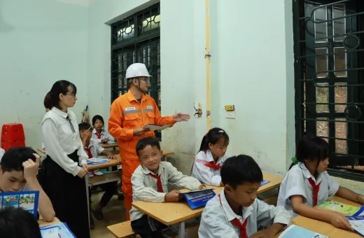 Điện lực Điện Biên Phủ (Công ty Điện lực Điện Biên) lan tỏa kiến thức an toàn điện tại xã Mường Pồn