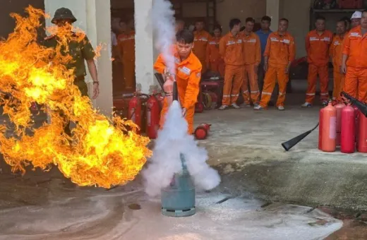 Công ty Điện lực Điện Biên phối hợp bồi dưỡng nghiệp vụ PCCC&CNCH cho CBCNV