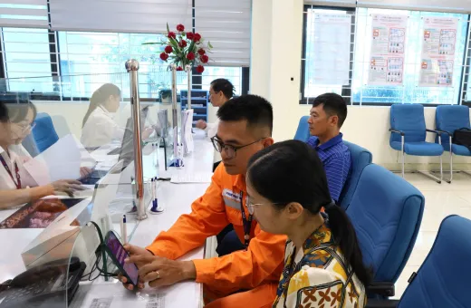 Chủ động kiểm soát điện năng, tiết kiệm chi phí nhờ App CSKH và công tơ điện tử