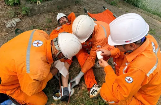 Nâng cao kỹ năng xử lý sự cố và an toàn lao động tại Điện lực Điện Biên Phủ
