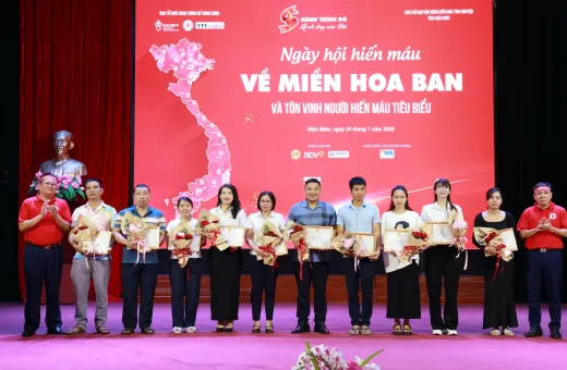 Tấm gương nữ CBNV tích cực trong phong trào hiến máu tình nguyện của Công ty Điện lực Điện Biên
