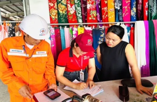 Điện lực Mường Ảng phối hợp với Agribank triển khai dịch vụ trích nợ tự động tiền điện