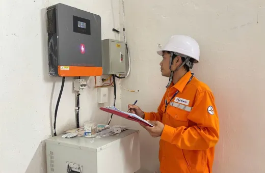 Điện lực Mường Ảng (Công ty Điện lực Điện Biên) nỗ lực hoàn thành sớm kế hoạch phát triển điện mặt trời mái nhà tự sản xuất, tự tiêu thụ