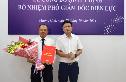 Công ty Điện lực Điện Biên trao quyết định bổ nhiệm Phó Giám đốc Điện lực Mường Chà.