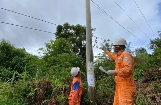 Điện lực Mường Nhé khẩn trương khắc phục  sự cố do ảnh hưởng của hoàn lưu bão số 3